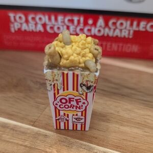 Zuru Mega Gross Mini - Off Corn Popcorn Collectible